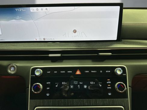 Certified 2025 Genesis GV80 3.5T AWD/4WD image 20