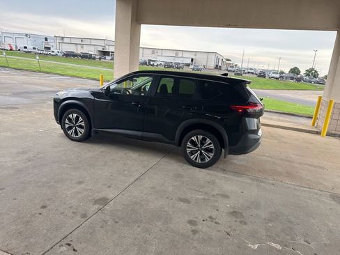 Used 2022 Nissan Rogue SV FWD image 11