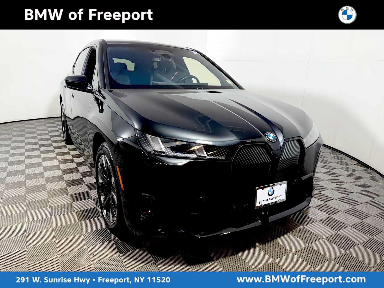 Used 2026 BMW iX xDrive60 w/ M Sport Package AWD/4WD image 1
