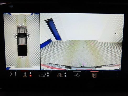 Used 2025 GMC Sierra 2500 AT4X image 16