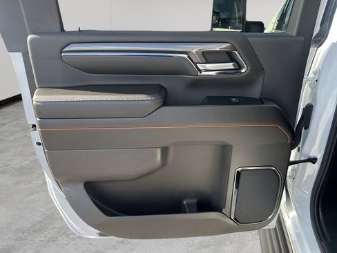 Used 2024 GMC Sierra 2500 AT4 w/ AT4 Premium Plus Package image 17