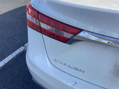 Used 2014 Toyota Avalon XLE Premium image 7
