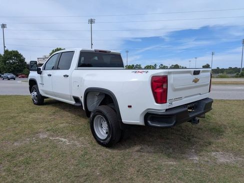 Used 2024 Chevrolet Silverado 3500 W/T AWD/4WD image 5