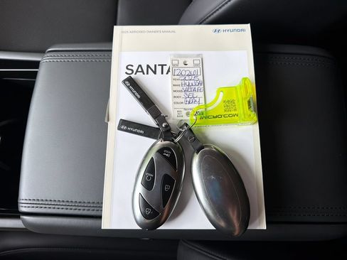 Used 2025 Hyundai Santa Fe SEL FWD image 37