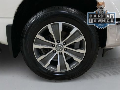 Used 2017 Nissan Titan SL image 15