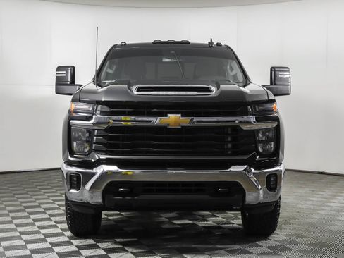 Used 2024 Chevrolet Silverado 2500 LT w/ All Star Edition AWD/4WD image 9