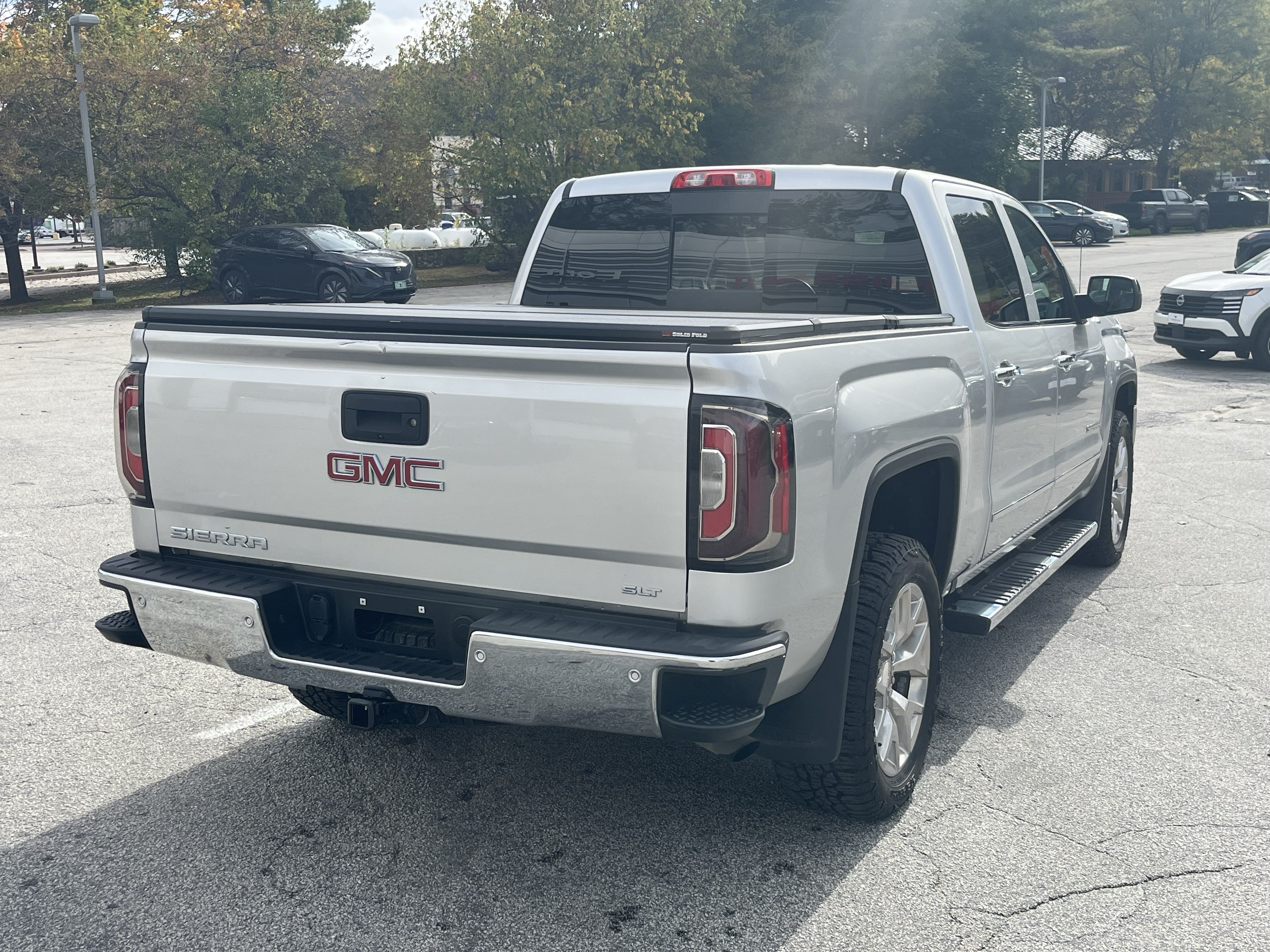 Used 2018 GMC Sierra 1500 SLT w/ SLT Premium Package AWD/4WD image 10