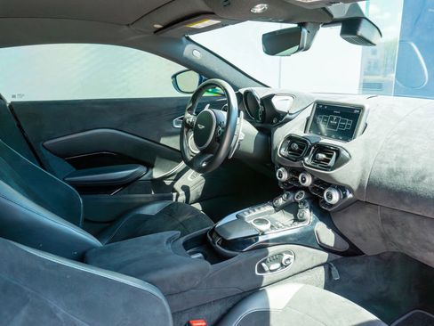 Used 2020 Aston Martin V8 Vantage Coupe RWD image 13