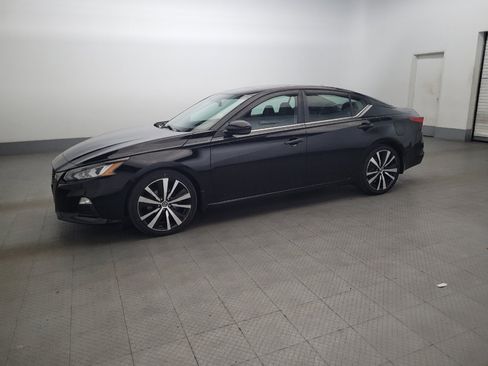Used 2019 Nissan Altima 2.0 SR image 2
