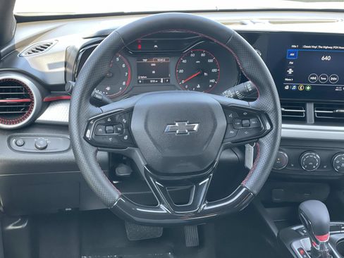 Used 2025 Chevrolet Trax RS w/ Driver Confidence Package FWD image 10