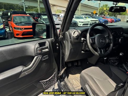 Used 2017 Jeep Wrangler Unlimited Sport w/ Quick Order Package 23S AWD/4WD image 19