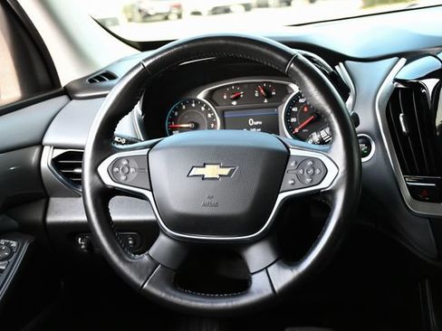 Used 2021 Chevrolet Traverse LT FWD image 18