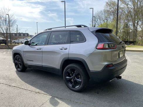 Used 2019 Jeep Cherokee Latitude Plus image 7