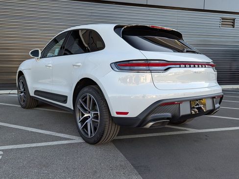 Certified 2025 Porsche Macan image 3