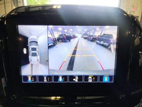 Certified 2023 Chevrolet Traverse LT w/ LT Premium Package AWD/4WD image 19