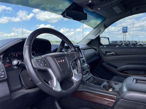 Used 2020 GMC Yukon XL SLT RWD image 9