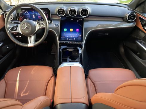 Used 2025 Mercedes-Benz C 300 Sedan image 29