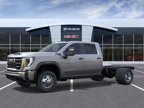 New 2026 GMC Sierra 3500 Pro w/ Convenience Package AWD/4WD image 2