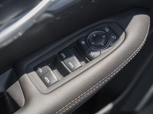 Used 2025 Cadillac XT5 Premium Luxury image 38