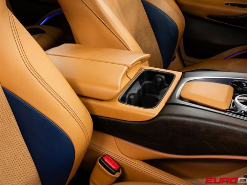 Used 2022 Aston Martin DBX image 32