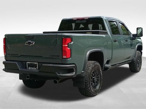 Used 2025 Chevrolet Silverado 2500 ZR2 w/ Technology Package image 3