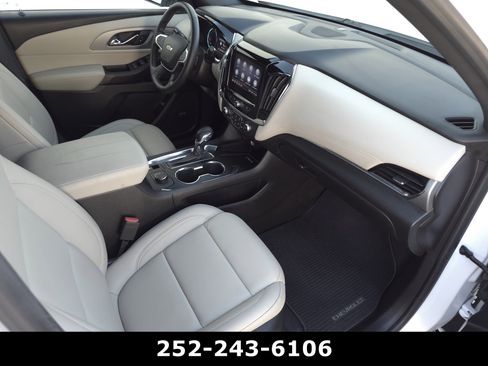 Used 2023 Chevrolet Traverse LT w/ LT Premium Package image 43