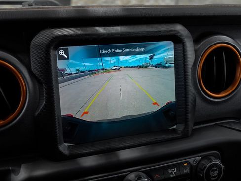 Used 2021 Jeep Gladiator Mojave AWD/4WD image 31