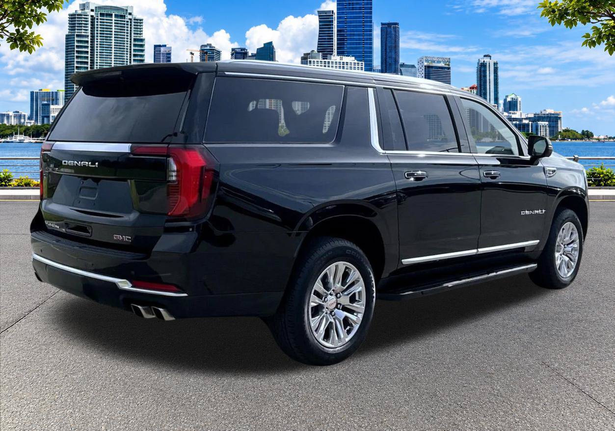 Used 2025 GMC Yukon XL Denali AWD/4WD image 6