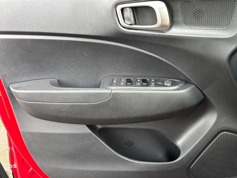 Used 2026 Hyundai Venue SEL FWD image 18