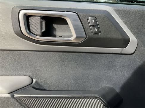 Used 2022 Ford Bronco Base image 13