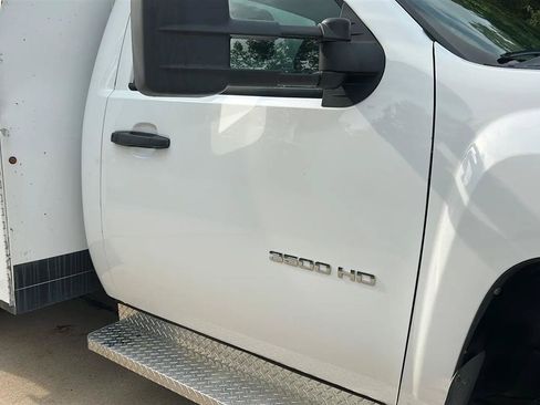 Used 2011 Chevrolet Silverado 3500 W/T RWD image 5