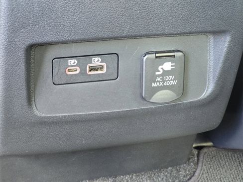 Used 2024 Nissan Frontier SL image 14