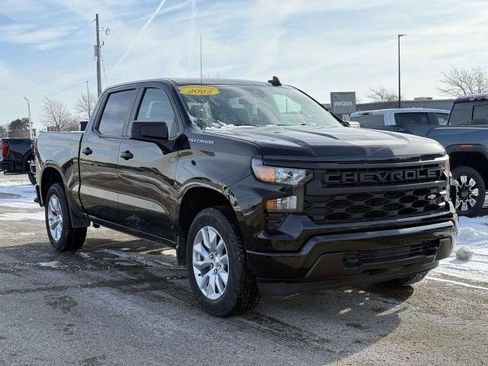 Used 2022 Chevrolet Silverado 1500 Custom image 4