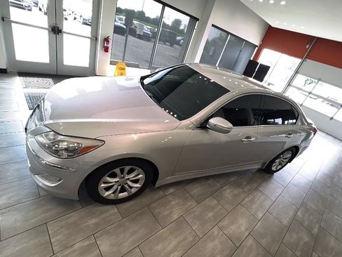 Used 2012 Hyundai Genesis 3.8 RWD image 30