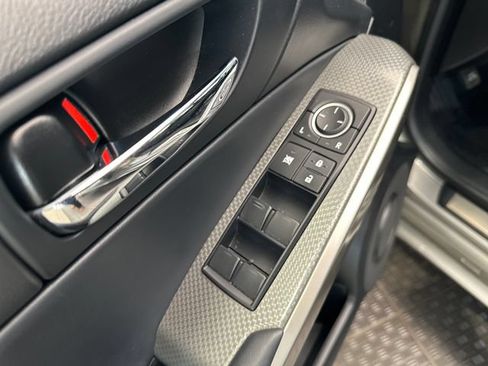 Used 2016 Lexus IS 350 RWD image 12