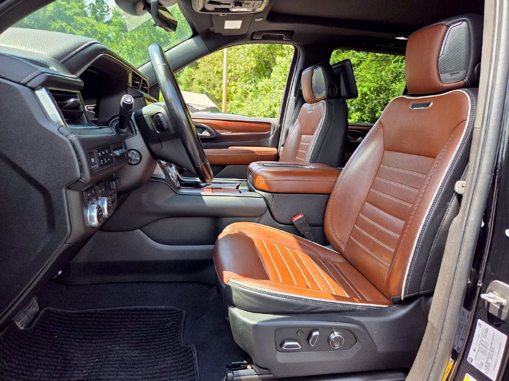 Used 2023 GMC Yukon Denali Ultimate AWD/4WD image 9