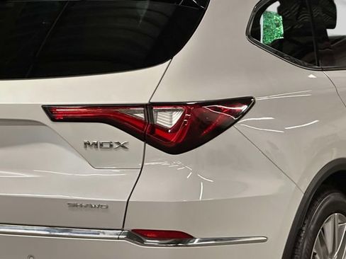 Certified 2024 Acura MDX SH-AWD w/ Advance Package image 11