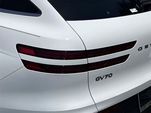 New 2026 Genesis GV70 2.5T Select image 16