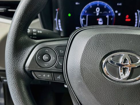 Used 2026 Toyota Corolla LE FWD image 17
