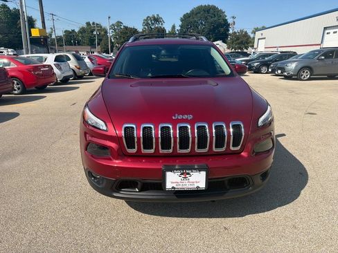 Used 2014 Jeep Cherokee Latitude w/ Cold Weather Group AWD/4WD image 3