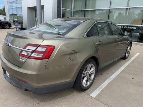 Used 2013 Ford Taurus SEL FWD image 5