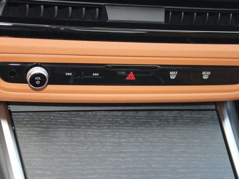 Used 2026 BMW 330i Sedan w/ M Sport Package image 19