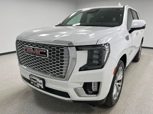 Used 2023 GMC Yukon Denali AWD/4WD image 4