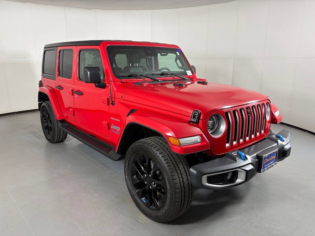 Used 2022 Jeep Wrangler Unlimited Sahara w/ Cold Weather Group AWD/4WD image 2