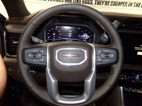 New 2025 GMC Sierra 2500 Denali w/ Technology Package image 21