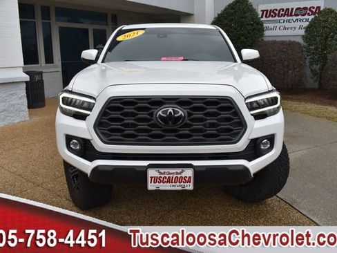 Used 2021 Toyota Tacoma TRD Off-Road image 4