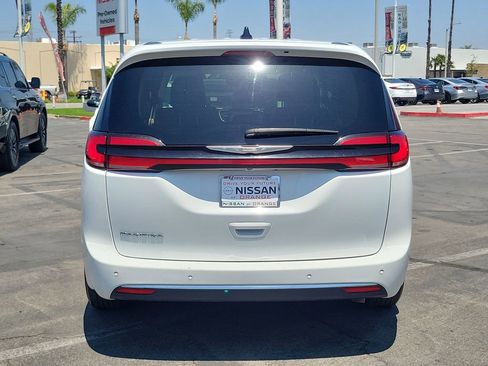 Used 2023 Chrysler Pacifica Touring-L FWD image 33