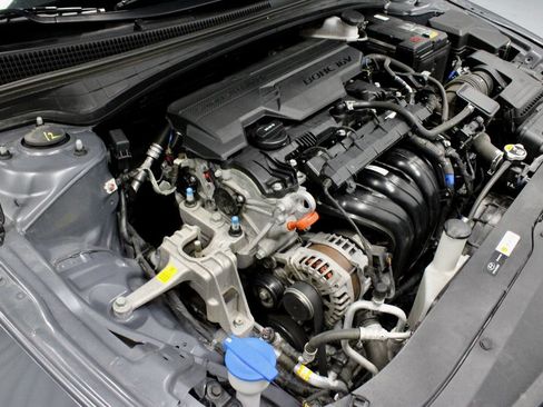 Used 2024 Hyundai Elantra SEL FWD image 18