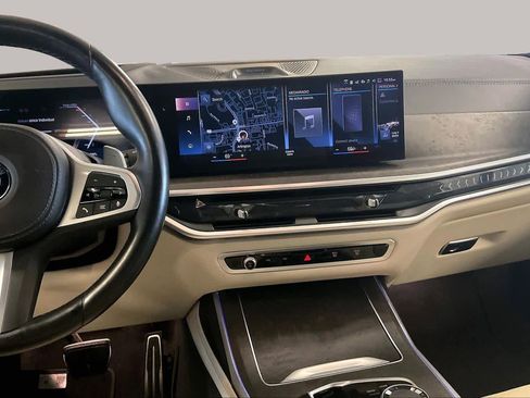 Used 2023 BMW X7 xDrive40i w/ M Sport Package AWD/4WD image 6
