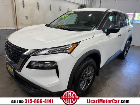 Used 2021 Nissan Rogue S AWD/4WD image 1